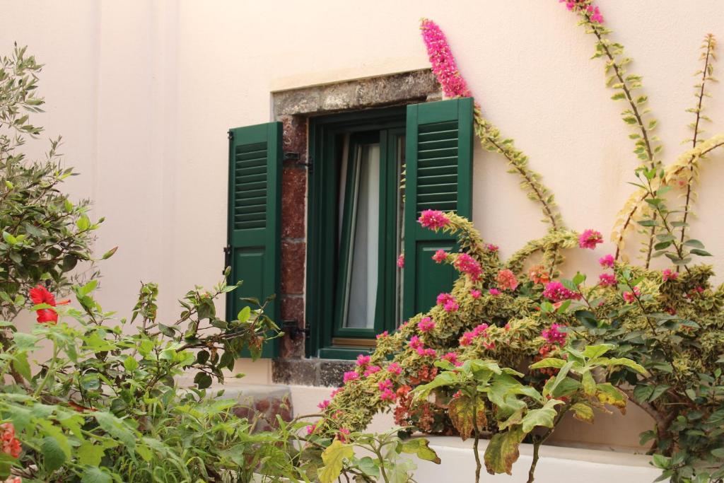 Small Double Room without Balcοny